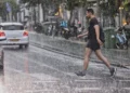 Una mañana lluviosa en Tel Aviv, 17 de septiembre de 2024. (Yehoshua Yosef/Flash90)