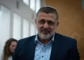 El diputado Avihai Boaron compareció ante el Tribunal Supremo de Jerusalén el 15 de abril de 2026. (Yonatan Sindel/Flash90)