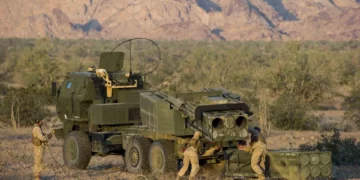 EE. UU. busca elevar la producción anual de cohetes GMLRS a 19.000 unidades