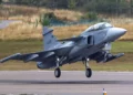 El Gripen F realiza su primer vuelo en Suecia