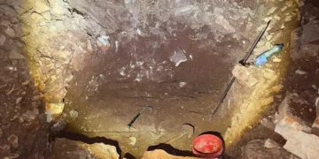 Un túnel que supuestamente estaba siendo excavado entre Judea y Samaria e Israel, descubierto por la Policía Fronteriza, en una imagen publicada el 17 de agosto de 2026. (Policía de Israel)