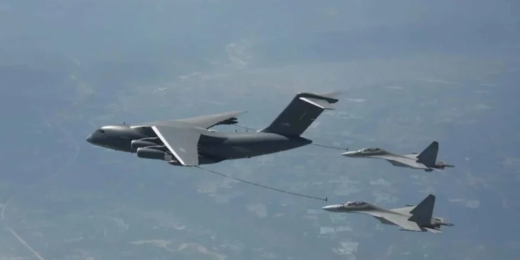 Los J-16 chinos entrenan para derribar cazas Rafale