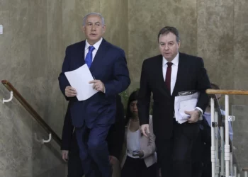Horowitz atribuye a una llamada el giro de Netanyahu sobre refugiados