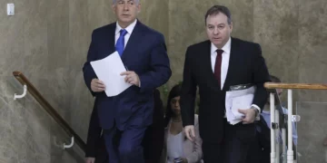 Horowitz atribuye a una llamada el giro de Netanyahu sobre refugiados