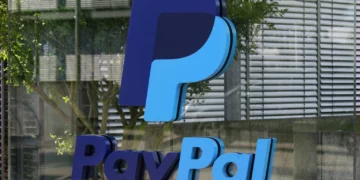 PayPal se desploma tras fracasar su venta a Stripe y Advent