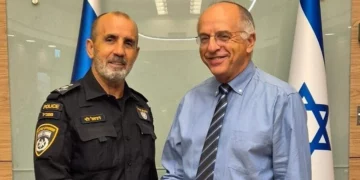 La policía aborda con el comité electoral los riesgos de la inteligencia artificial