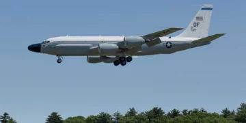 A330 MRTT francés reabastece aviones de inteligencia RC-135 de EE. UU. y Reino Unido