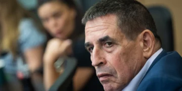Abbas y Segalovitz confirman contactos sobre una candidatura en Ra'am