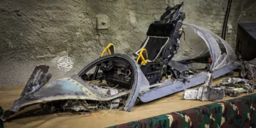 Irán muestra restos de aeronaves de EE. UU. perdidas en Furia Épica