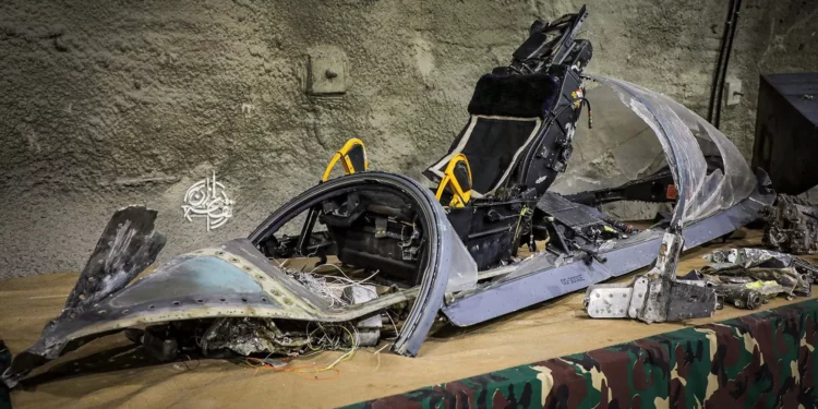 Irán muestra restos de aeronaves de EE. UU. perdidas en Furia Épica