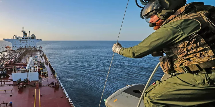 Reino Unido defiende incautación del Smyrtos tras amenaza de Putin