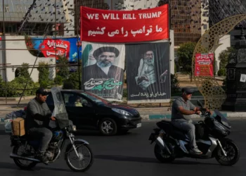 Trump declara el “Día D económico” y amenaza a quienes comercien con Irán