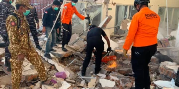 Un terremoto de magnitud 7,7 deja al menos 40 muertos en Indonesia
