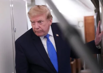 Trump anuncia negociaciones con Irán para reabrir el estrecho de Ormuz