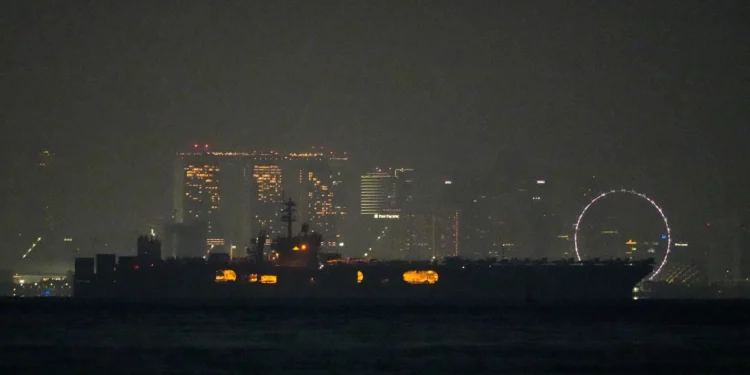 El USS Abraham Lincoln regresa tras su despliegue contra Irán