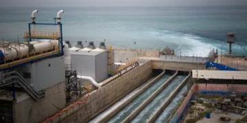 Israel cierra cinco de sus seis plantas desalinizadoras por la turbidez del agua de mar