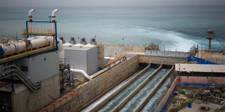 Israel cierra cinco de sus seis plantas desalinizadoras por la turbidez del agua de mar