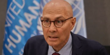 El Alto Comisionado de las Naciones Unidas para los Derechos Humanos, Volker Turk, habla con los medios de comunicación durante una conferencia de prensa en Beirut, Líbano, el 27 de julio de 2026. (AP/ Hassan Ammar)