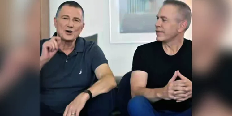 El exministro del Likud, Gilad Erdan, y el disidente del Likud, Yuli Edelstein, anuncian sus planes para formar un nuevo partido el 5 de agosto de 2026. (Captura de pantalla/X)