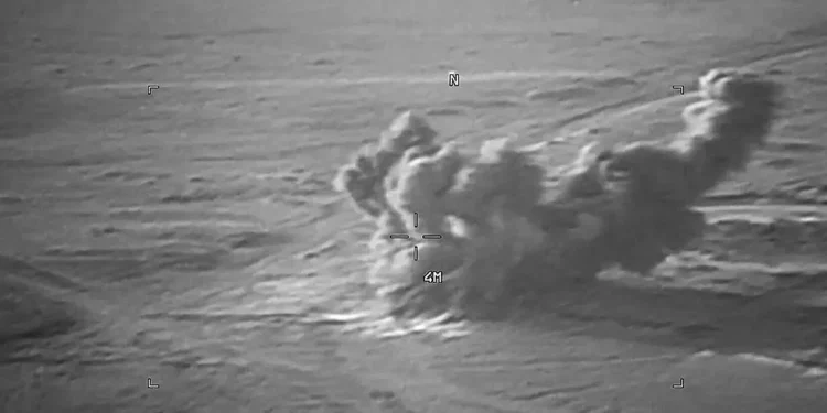 Un vídeo difundido por el Comando Central de Estados Unidos el 19 de julio de 2026 muestra a las fuerzas armadas lanzando una novena noche consecutiva de ataques contra Irán. (Vídeo del Comando Central de Estados Unidos, captura de pantalla vía X)