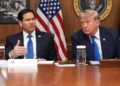 El secretario de Estado de Estados Unidos, Marco Rubio, habla mientras el presidente estadounidense Donald Trump escucha durante una reunión de gabinete, el 31 de julio de 2026, en Camp David, la residencia presidencial, cerca de Thurmont, Maryland. (Foto AP/Jacquelyn Martin)