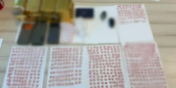 En una fotografía publicada por la Policía de Israel el 25 de agosto de 2026, se muestran pastillas de éxtasis confiscadas por agentes en Haifa. (Policía de Israel)