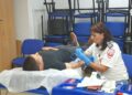Ciudadanos israelíes donan sangre tras la mortal estampida en el monte Merón, el 30 de abril de 2021. (Magen David Adom)