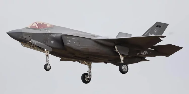 Ocho cazas F-35A estadounidenses hicieron escala en el Reino Unido durante su vuelo de regreso tras finalizar un despliegue militar de varios meses en Oriente Medio.
