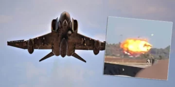 Un F-4 Phantom de Grecia se estrelló durante una exhibición aérea