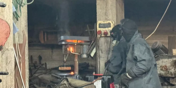 Las FDI destruyen más de 30 máquinas para fabricar armas en Nablús
