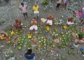 Familias en Nepal hacen funerales simbólicos por desaparecidos
