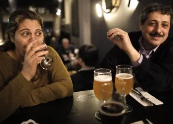 El candidato Jafar Farah recibe fuertes presiones para retirar su postulación a la Knéset después de recibir múltiples denuncias por acoso sexual.