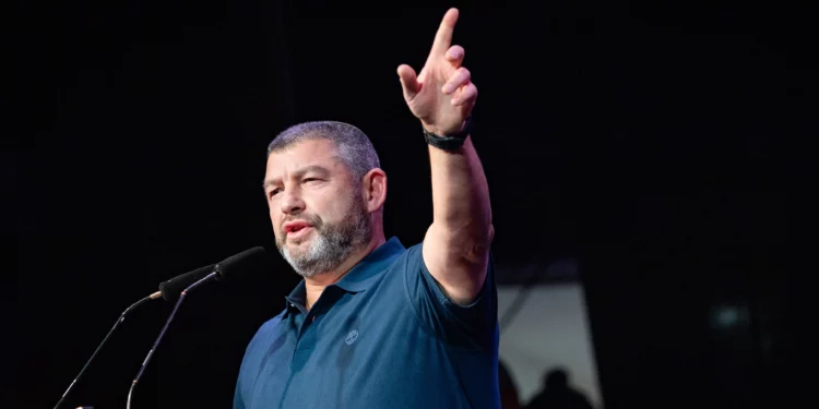 Winter apoyará a Netanyahu solo si antes se aprueba la ley de reclutamiento