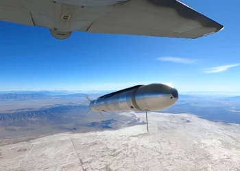 Misil de crucero AGM-190A Havoc Spear durante su evaluación por el Mando de Operaciones Especiales de la Fuerza Aérea de Estados Unidos.
