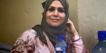 Aisha Rabi, palestina de 47 años, murió después de que una piedra atravesara el parabrisas del automóvil en el que viajaba con su esposo y su hija de nueve años el 12 de octubre de 2018.