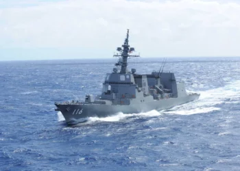 Destructor de la clase Akizuki de la Fuerza Marítima de Autodefensa de Japón.
