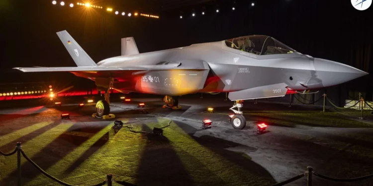 Primer F-35A de Alemania durante su presentación y entrega en Fort Worth el 18 de septiembre de 2026.