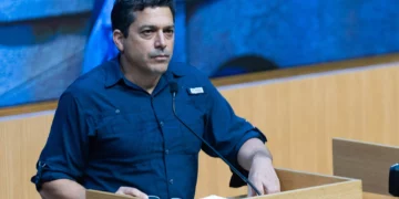 El ministro de Asuntos de la Diáspora, Amichai Chikli, durante una sesión especial en la Knéset, Jerusalén, el 9 de marzo de 2026.