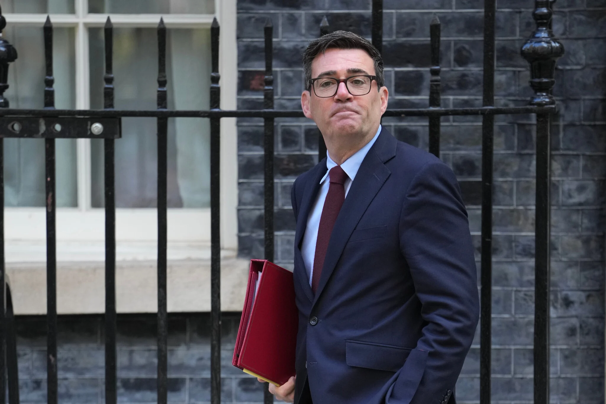 Burnham presenta las sanciones a Israel como liderazgo británico