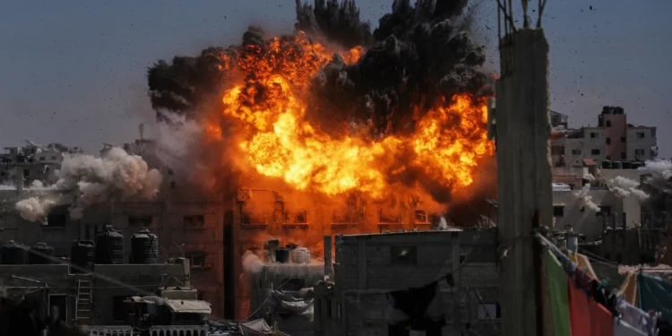 Una explosión tras un ataque aéreo israelí en la ciudad de Gaza, 9 de septiembre de 2026.
