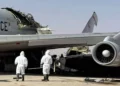 Imagen publicada en redes sociales el 29 de marzo de 2026 y verificada por personal de AFP que muestra un avión AWACS de la Fuerza Aérea de Estados Unidos destruido tras el impacto de un proyectil en la Base Aérea Prince Sultan, Arabia Saudita.