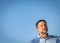 El ministro de Finanzas Bezalel Smotrich asiste a una ceremonia por el establecimiento del nuevo asentamiento israelí de Ma’ale Arugot, en Gush Etzion, Cisjordania, el 2 de septiembre de 2026.