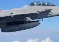 Misiles Blackbeard instalados bajo el ala de un F/A-18 Super Hornet