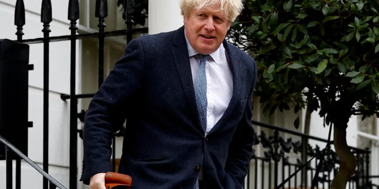 Boris Johnson durante una visita relacionada con Ucrania