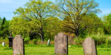 Traslado de restos desde un cementerio judío en Tailandia
