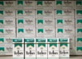 Paquetes y cartones de cigarrillos Marlboro a la venta en Burlington, Carolina del Norte, el 14 de junio de 2018.