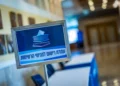 Cartel del Comité Central de Elecciones de Israel en la Knéset