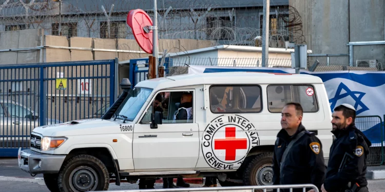 A vehicle of the International Committee of the Red Cross (ICRC) arrives outside Ofer military prison, located between Ramallah and Beitunia in the West Bank, on January 19, 2025. (Photo by Jalaa MAREY / AFP)