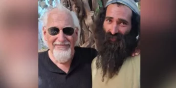 El exembajador de Estados Unidos en Israel David Friedman junto a Amishav Melet.