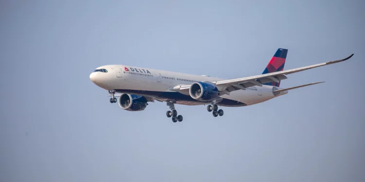 A Delta flight takes off at Ben Gurion International Airport, outside of Tel Aviv, October 25, 2021. (Yossi Aloni/FLASH90)
